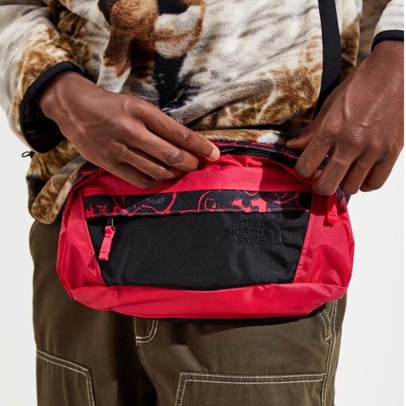 north face rage fanny pack